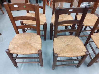 null Six chaises paillées en bois 
86 x 42 x 35 cm 