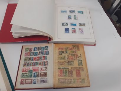 null Deux albums de timbres de Frances ancien et moderne ( un vert et un rouge joint...