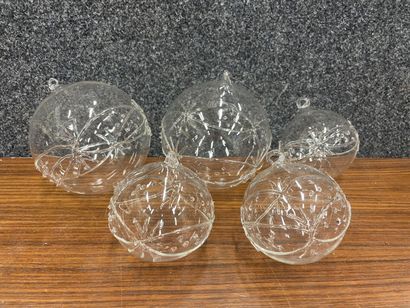 null Lot 5 boules en verre soufflé
H de la plus grande 15 cm