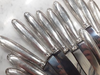 null Christofle ménagère en métal argenté modele filet elle comprend: 10 fourchettes,...