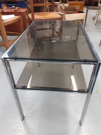 null Petite Table basse en verre fumé et métal chromé
H : 56 cm L : 49 cm l : 29...