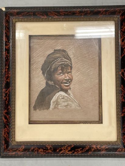 null G LAPLACE Portrait de jeune levantin 
Pastel sur papier
Signé 
29 x 23 cm
