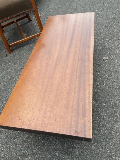 null Table basse en bois naturel de forme rectangulaire
H : 26 L : 107 P : 44 cm