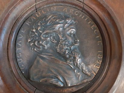 null F. ROLARD 
Médaille en bronze de l'architecte Gustave RAULIN 1893 
Cadre en...
