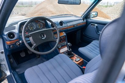 null 1984 - Mercedes 230 CE 
 
Titre de circulation français 
Châssis n°WDB1232431A046988
	
	-...