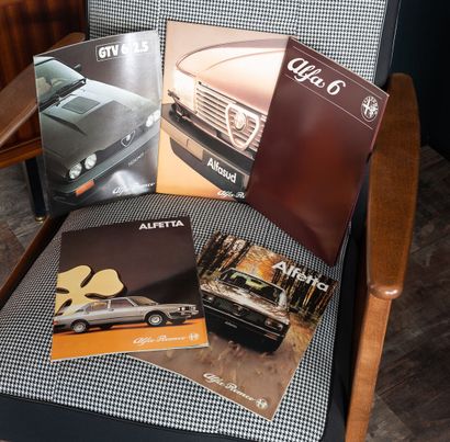 null Lot de brochures commerciales sur divers modeles ALFA dont GTV 6, Alfetta, Alfasud,...