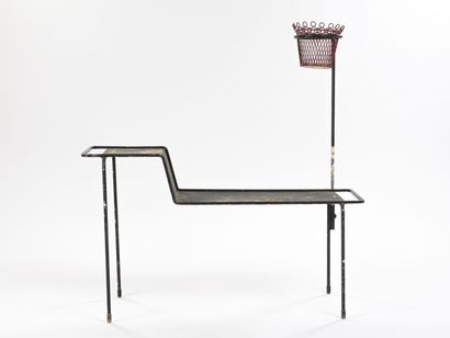 null Mathieu MATÉGOT (1910 - 2001)

Rare low table with two levels with a tubular...
