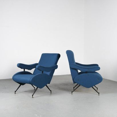 null Nello PINI (1921-1993)

Pair of recliners model Oscar resting on four black...