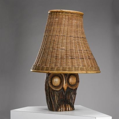 null TRAVAIL D' EBENISTE

Très grande lampe de table représentant un Hibou sculptée...