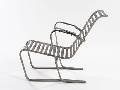 null Marcel BREUER (1902-1981)

Pair of low armchairs with profiled structure in...