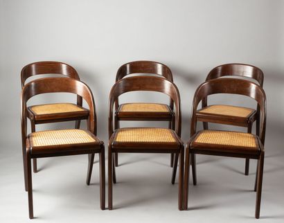 null BAUMANN

Suite of six chairs model Sled (Seat 14) said Gondole in dark tinted...