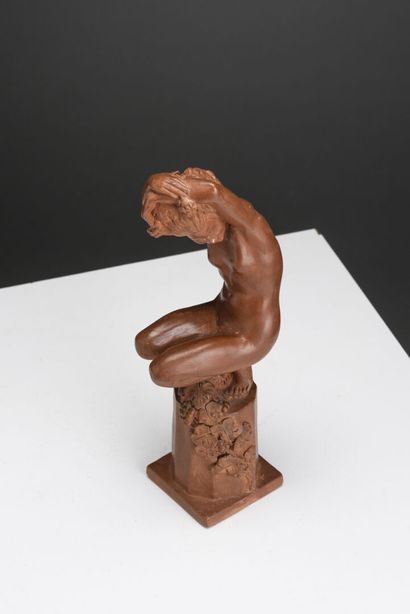 null Raymonde GUERBE (1894-1995)

Naked woman with grapes 

Sculpture in patinated...
