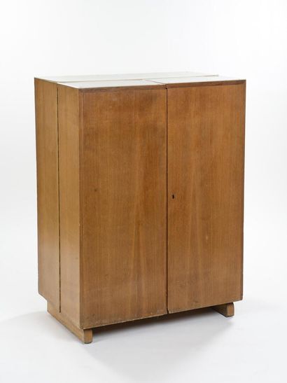 null ERNST MUMENTHALER (1901-1978) and OTTO MEIER (1901-1982)

Mahogany trunk desk...