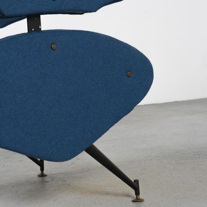 null Nello PINI (1921-1993)

Paire de fauteuils inclinables modèle Oscar reposant...