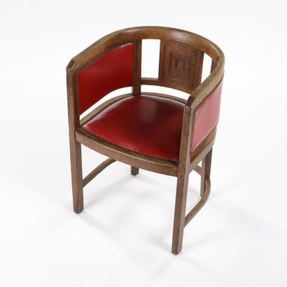 null ART DECO WORK

Gondola-shaped armchair with dark stained solid oak structure...