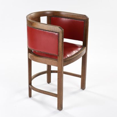 null ART DECO WORK

Gondola-shaped armchair with dark stained solid oak structure...