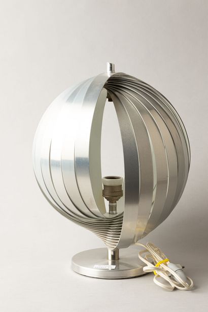 null Henri MATHIEU (XXth)

Table lamp called Moon from the Nickelor series of spherical...