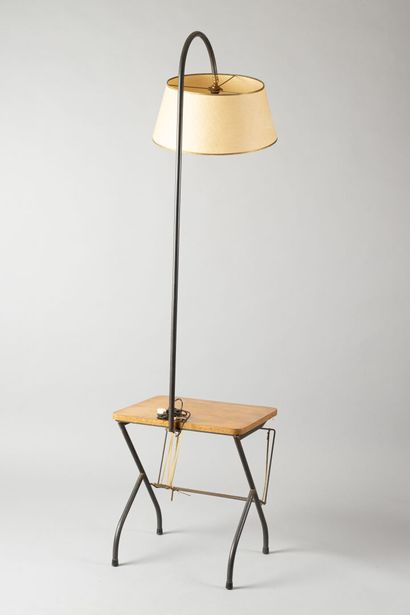 null FRENCH WORK 50

Floor lamp in black lacquered metal with a shelf and a magazine...