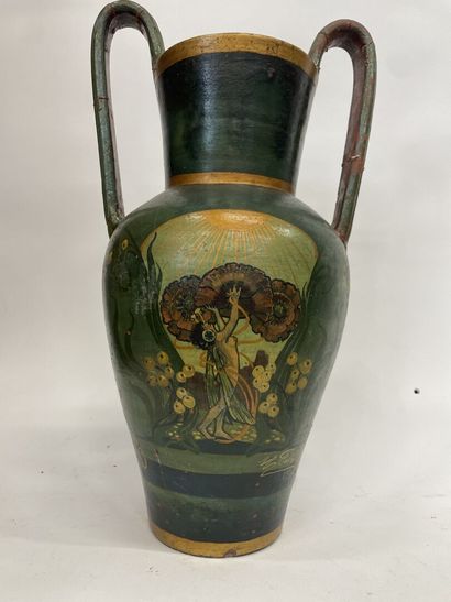 null FAVROT, 
L'aurore
vase en terre cuite en forme d'amphore signé 1906
H : 49 cm
Accident...