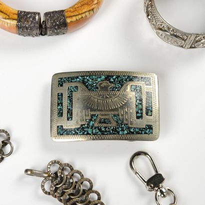 null Lot de bijoux fantaisie en métal : tours de cous, collier de chien, bracelets,...