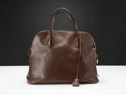 null HERMES sac modèle BOLIDE 35, 
39 cm 
cuir Courchevel Gold porté, épaule cuir...