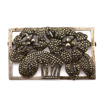 Rectangular silver plate brooch, decorated...