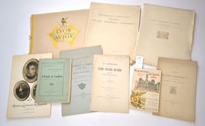 [Lyon]. 9 volumes ou plaquettes :
EXPOSITION...