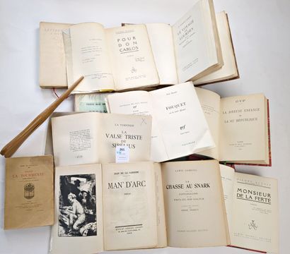 null [Littérature]. Un ensemble de 16 volumes, certains en édition originale numérotée :
CARREL...