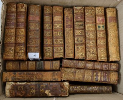 16 volumes du XVIIIe siècle reliés cuir,...