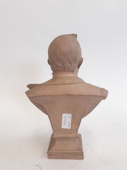 null CARRIER BELLEUSE, 
buste en terre cuite Adolphe Thiers
Signé 
H : 29.5 cm