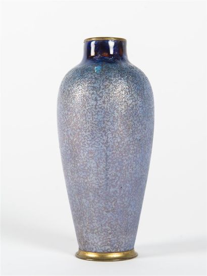null Paul BONNAUD (1876-1953)
Petit vase oblongue à col resserré 
en émaux polychromes...