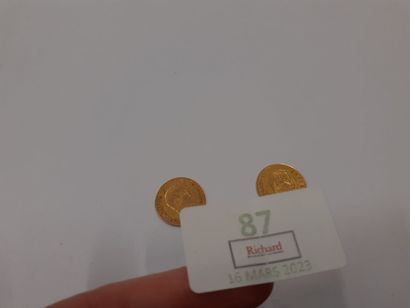 null Deux pièces de 10 francs or Napoléon tête nu
Pds : 7.55 g 