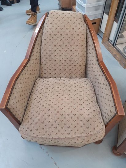 null Travail art déco 
Paire de fauteuils années 30 à motif de fleurs 
H : 74 L :...