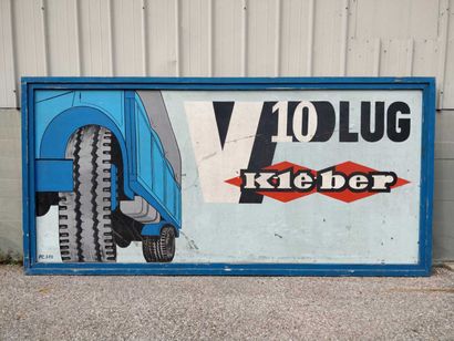 KLEBER
V10 Lug wooden billboard
Dimensions:...