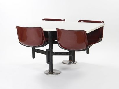 null Osvaldo BORSANI (1911-1985)

Modus set including a dining table and four swivel...