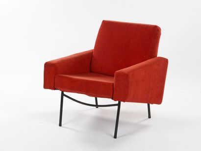 null Pierre GUARICHE (1926-1995) 

Pair of armchairs G10 with straight sloping back...