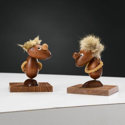 null In the spirit of Hans BOLLING

Suite of two figures in solid teak called Optimists.
Circa...