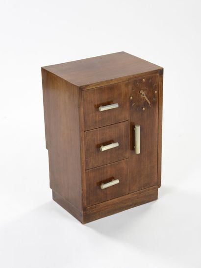 null André SORNAY (1902-2000)

Mahogany plinth base dressing table with a lateral...