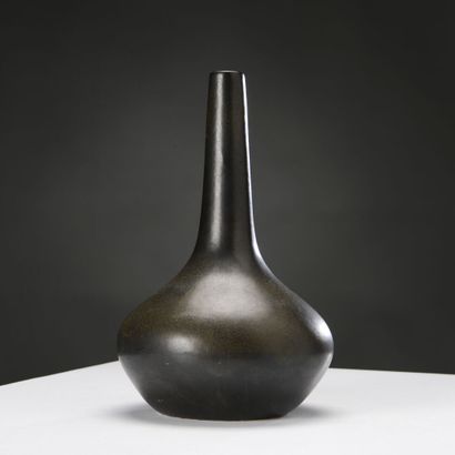 null Jacqueline (1940-1989) & Tim ORR (Born 1940)

Vase of swollen form with long...