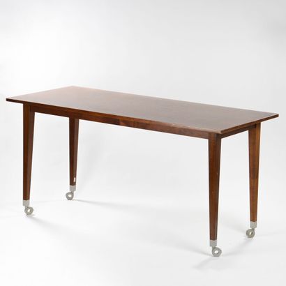 null Philippe STARCK (Né en 1949)

Table haute dite Neoz à quatre pieds gaine en...