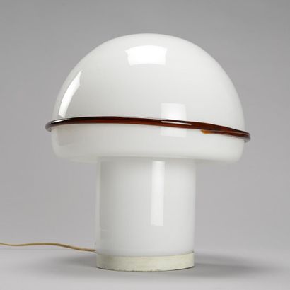 null MURANO WORK

Table lamp of mushroom shape in hand blown glass tinted white decorated...