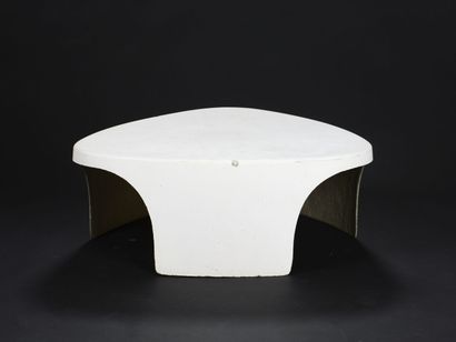 null Charles ZUBLENA (1910-1979)

Coffee table model Eurolax in molded polyester...