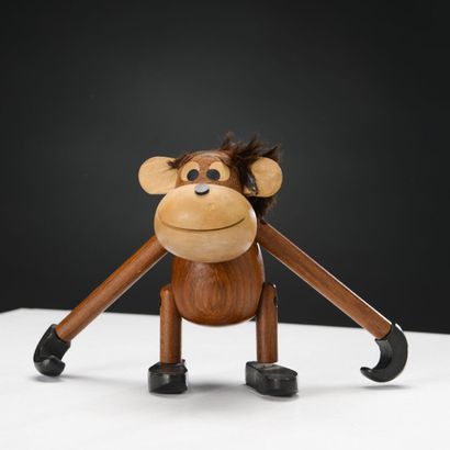 null SVEISTRUP Denmark

Large articulated monkey in teak and maple.
Marked under...