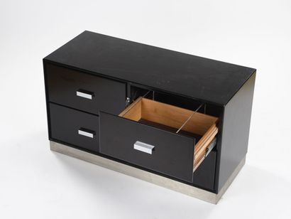 null Gianni MOSCATELLI (BORN IN 1930)

Rectangular chest of drawers with four drawers...