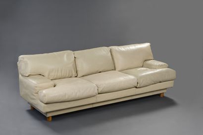 null MOROSO ITALIA

Large three-seater sofa with four log legs in beechwood with...