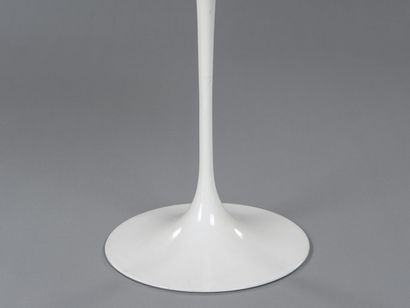 null Eero SAARINEN (1910-1961)
for KNOLL, model created in 1956. 

Pedestal table...