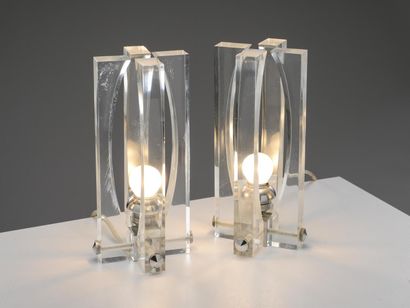 null Michel DUMAS (XXth) 

Pair of table lamps with four straight Plexiglas uprights....