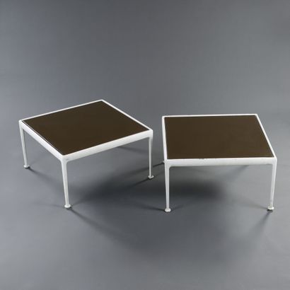 null Richard SCHULTZ (born in 1930)

Pair of coffee tables Leisure model with quadripod...