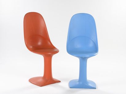 null Augusto BETTI (XX-XXI)


Suite of six chairs model Ciclope in resin molded in...