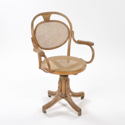 Michael THONET (1796-1871)

Office chair...
